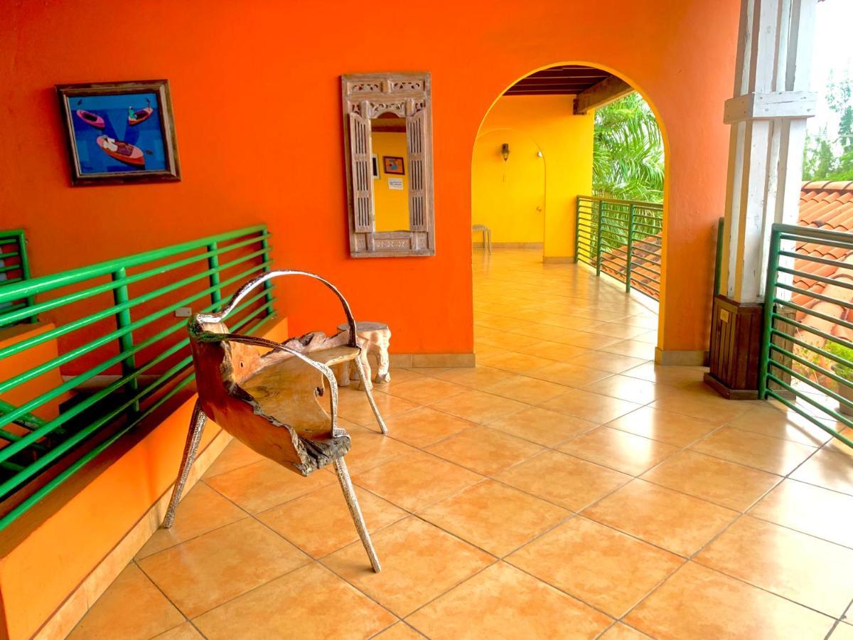 מונטגו ביי Altamont West Hotel מראה חיצוני תמונה
