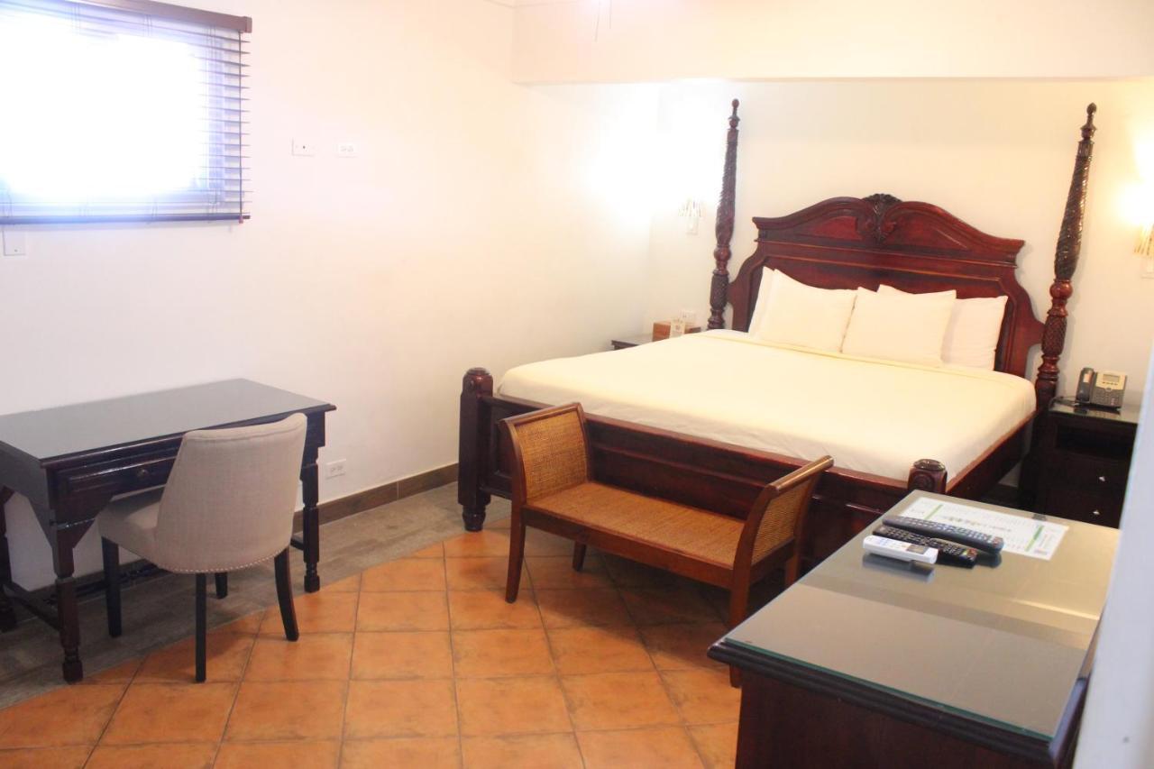 מונטגו ביי Altamont West Hotel מראה חיצוני תמונה