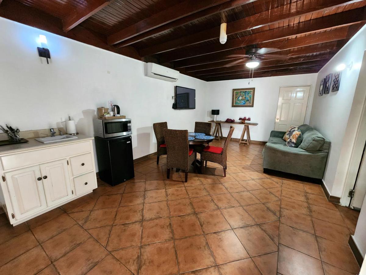 מונטגו ביי Altamont West Hotel מראה חיצוני תמונה