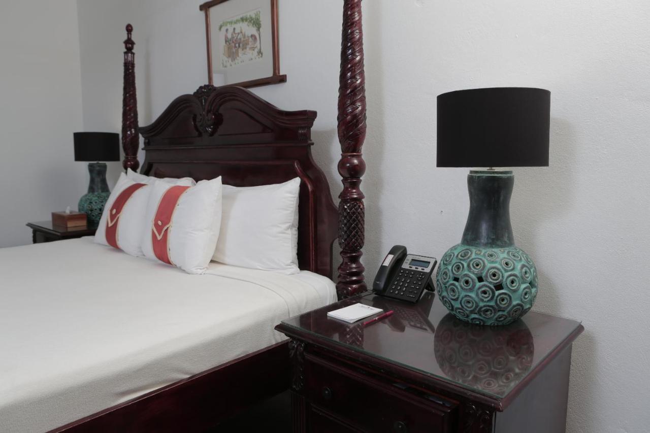 מונטגו ביי Altamont West Hotel מראה חיצוני תמונה